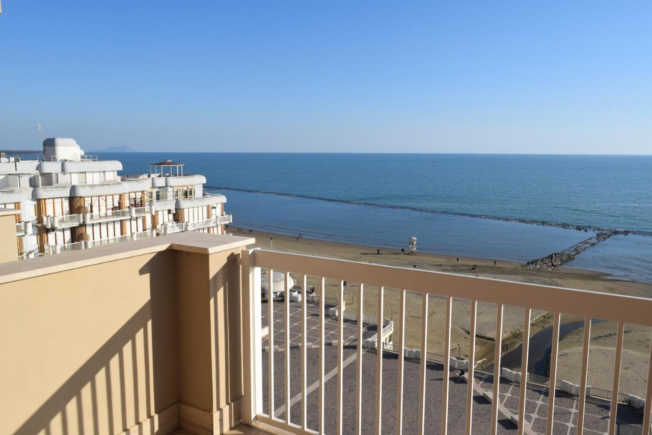 ネットゥーノLa Terrazza Sul Tirrenoアパートメント エクステリア 写真