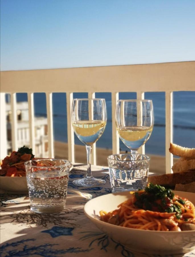 ネットゥーノLa Terrazza Sul Tirrenoアパートメント エクステリア 写真